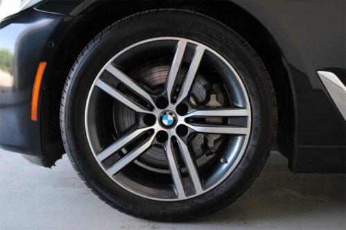 2021 BMW 530i - Image 32