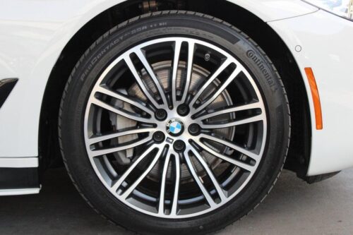 2020 BMW 530i - Image 37