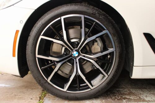 2022 BMW 530i - Image 37