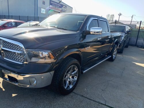 2015 RAM 1500 - Image 3