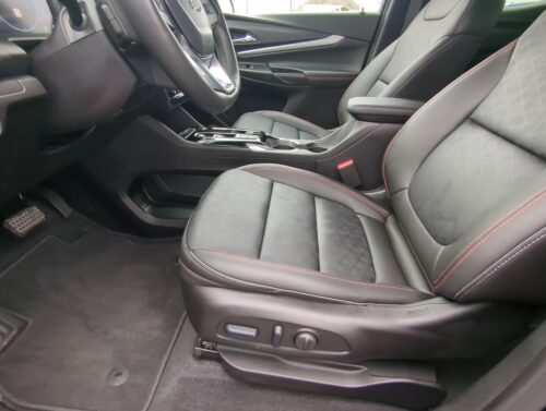 2023 CHEVROLET Bolt EUV - Image 26