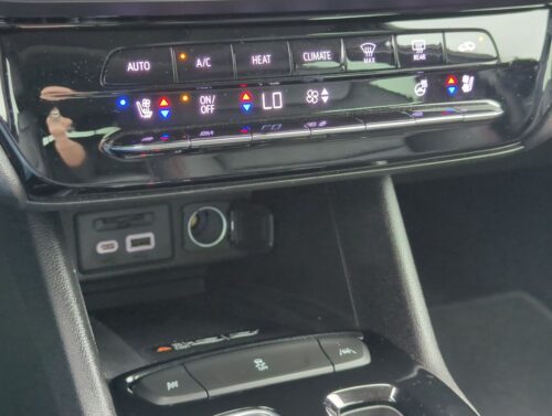 2023 CHEVROLET Bolt EUV - Image 28