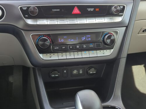 2019 Hyundai Sonata - Image 25