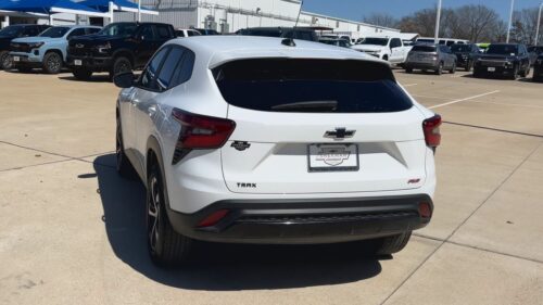 2024 CHEVROLET Trax - Image 3