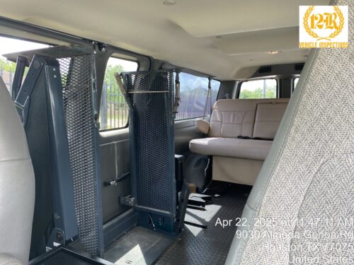 2017 CHEVROLET Express - Image 26
