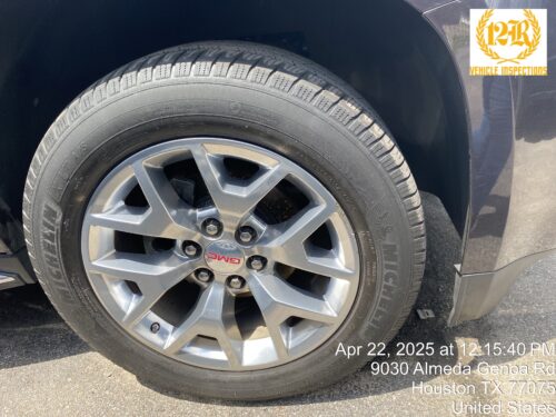 2018 GMC Yukon - Image 2