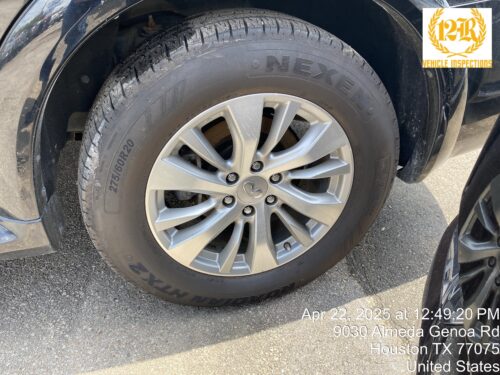 2017 INFINITI QX80 - Image 30