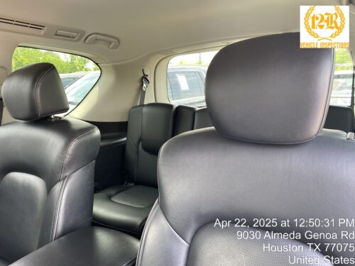 2017 INFINITI QX80 - Image 19