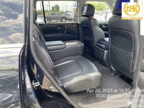 2017 INFINITI QX80 - Image 17