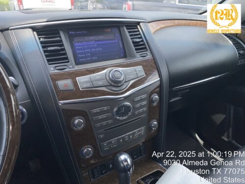 2017 INFINITI QX80 - Image 3