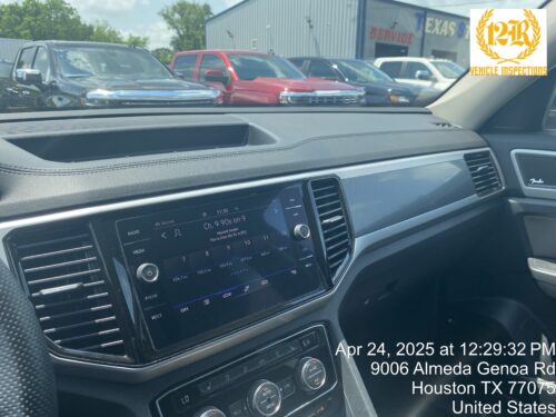 2022 VOLKSWAGEN Atlas - Image 29