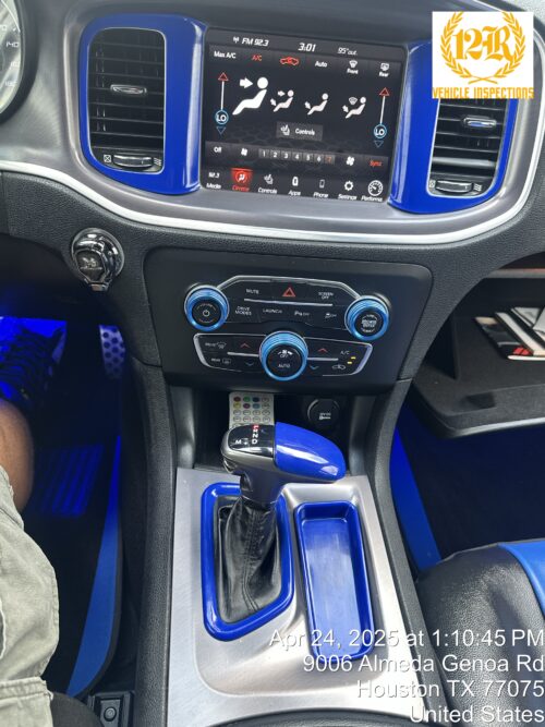 2020 DODGE Charger - Image 10