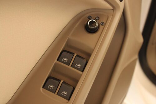 2012 AUDI A5 - Image 10