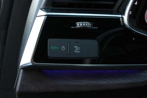 2019 AUDI Q8 - Image 6