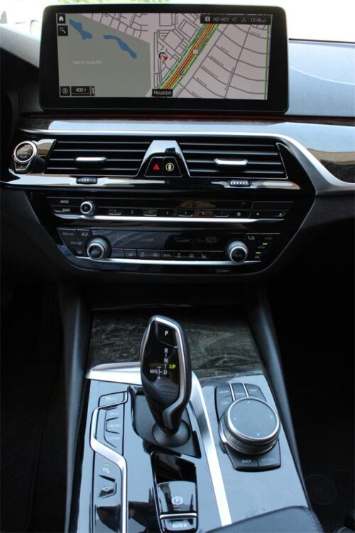 2021 BMW 530i - Image 18