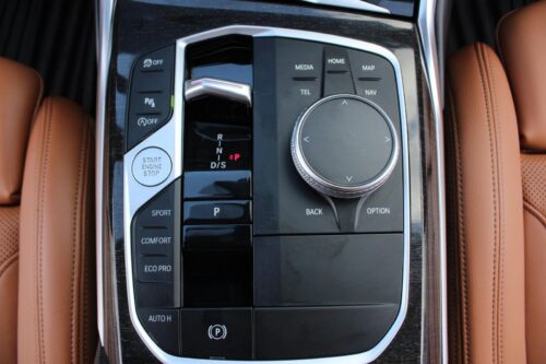 2023 BMW 330i - Image 23