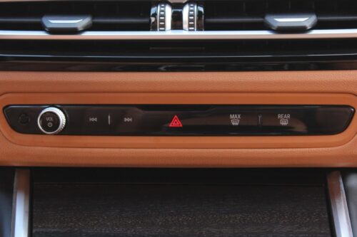 2023 BMW 330i - Image 22