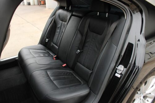 2021 BMW 740i - Image 16
