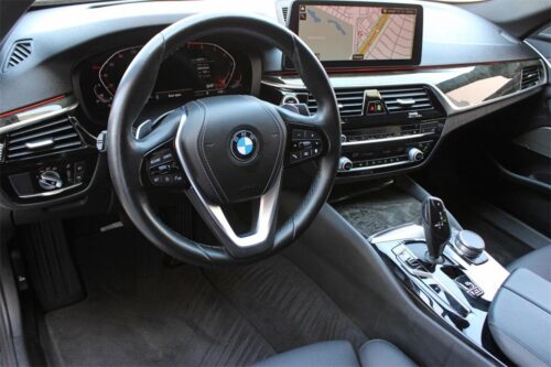 2021 BMW 530i - Image 28