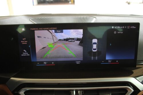 2023 BMW 330i - Image 18