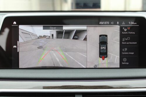 2021 BMW 740i - Image 12