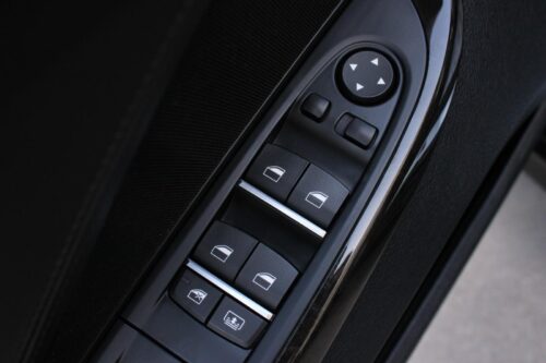 2016 BMW 650i - Image 17