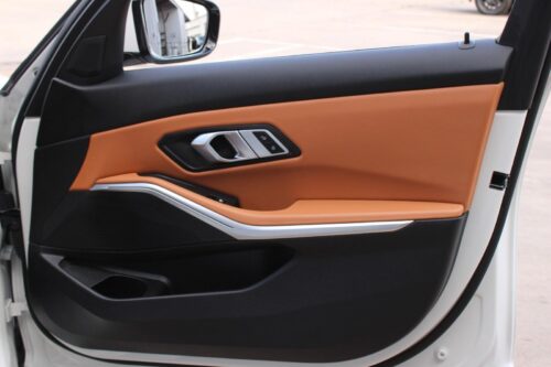 2023 BMW 330i - Image 13