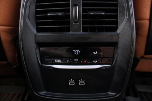 2023 BMW 330i - Image 9