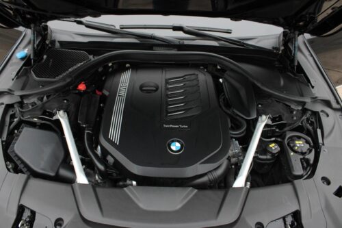 2021 BMW 740i - Image 3