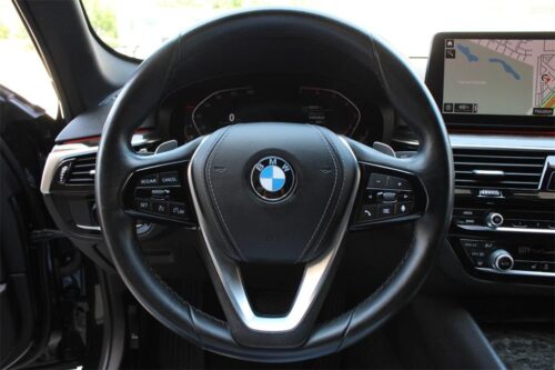 2021 BMW 530i - Image 24