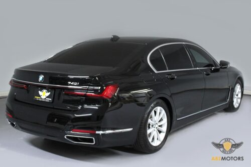 2021 BMW 740i - Image 26