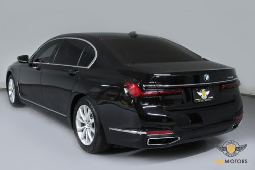 2021 BMW 740i - Image 25