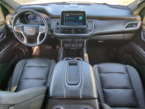 2023 CHEVROLET Suburban - Image 24