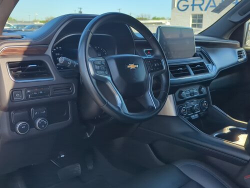 2023 CHEVROLET Suburban - Image 33