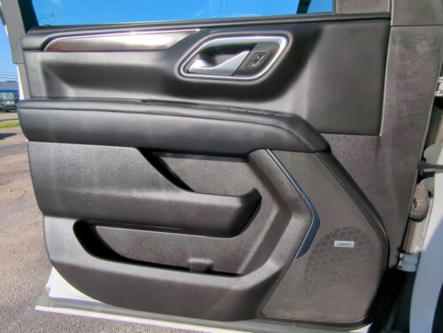 2023 CHEVROLET Suburban - Image 22