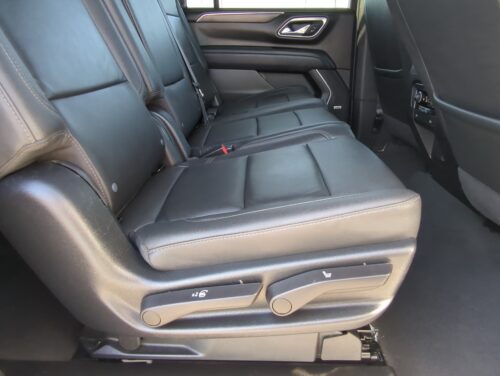 2023 CHEVROLET Suburban - Image 17