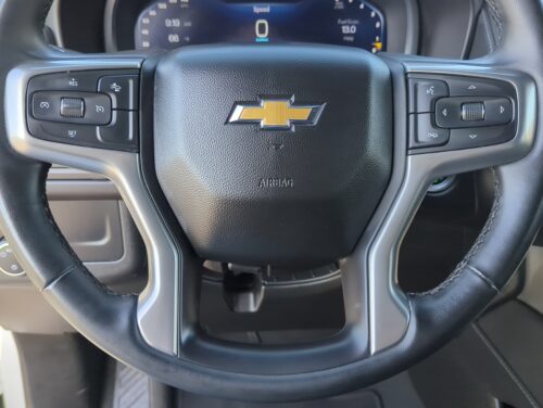 2023 CHEVROLET Suburban - Image 32