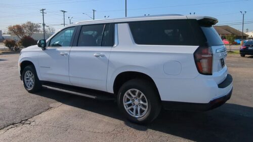 2023 CHEVROLET Suburban - Image 5