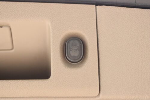 2019 CHEVROLET Suburban - Image 5