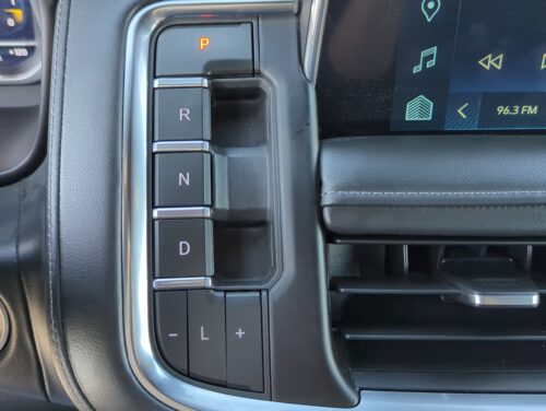 2023 CHEVROLET Suburban - Image 28