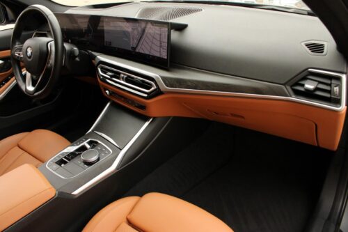 2023 BMW 3 Series - Image 24