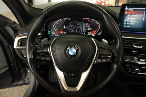2021 BMW 530i - Image 32