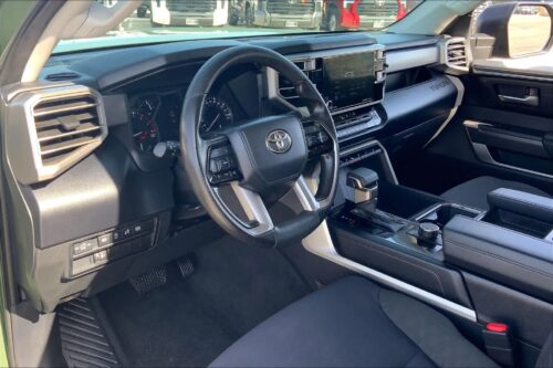 2023 TOYOTA Tundra - Image 21