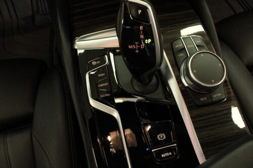 2021 BMW 530i - Image 29