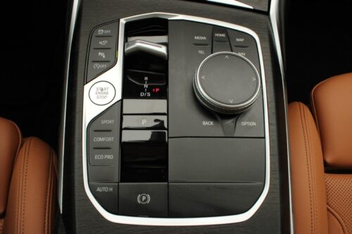 2023 BMW 3 Series - Image 16