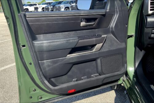 2023 TOYOTA Tundra - Image 17