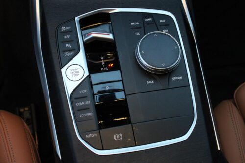 2023 BMW 3 Series - Image 17