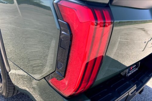 2023 TOYOTA Tundra - Image 10