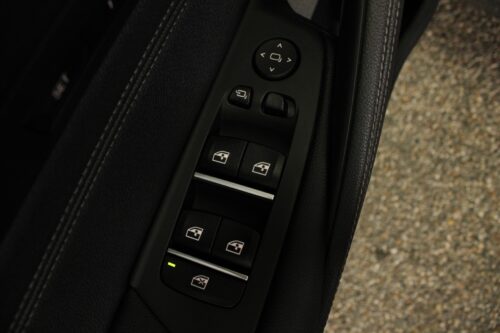 2021 BMW 530i - Image 18
