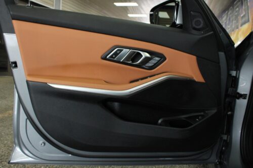 2023 BMW 3 Series - Image 10
